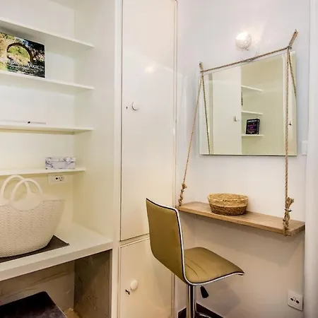 Apartment Kurti *